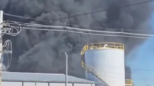 Voraz incendio consume fábrica de alcohol en Paraguarí - Noticiero Paraguay