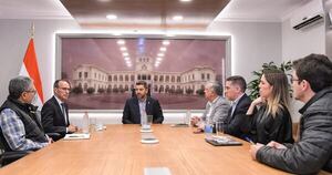La Nación / Ministros informan al Ejecutivo sobre operativo de asistencia en el Chaco