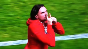 ¡Shhh! La explosiva celebración del DT de Cerro con dedicatoria a un hincha