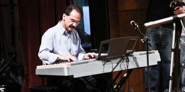 El maestro del jazz Carlos Schvartzman necesita donantes de sangre - Música - ABC Color