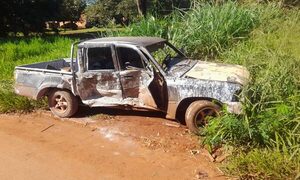 Choque deja una lesionada y daños materiales