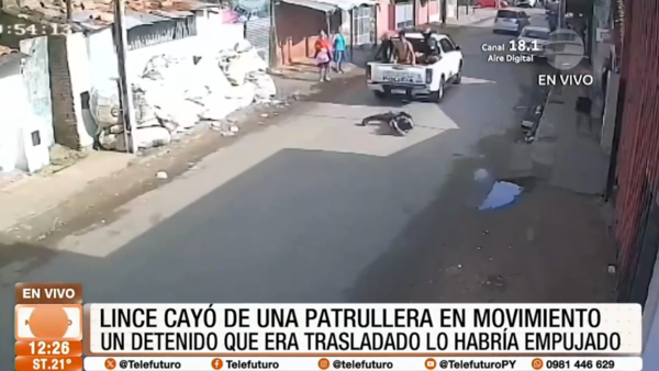 Agente Lince cae de patrullera en movimiento en Asunción