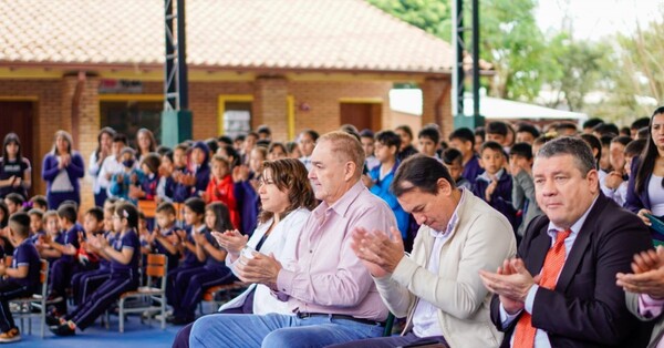 Vaesken le pide a Cartes ser el candidato único en CDE, mientras McLeod gana apoyo en las seccionales