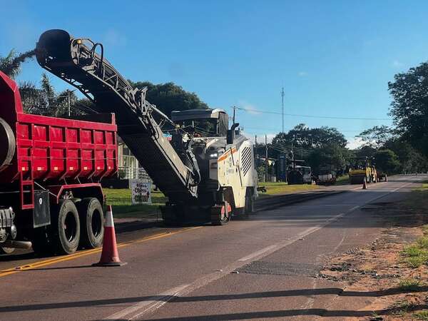 Mientras se aguarda la APP de la ruta PY01, continúan los trabajos de bacheo - Economía - ABC Color