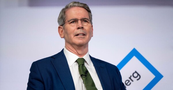 Santi se acerca al secretario del Tesoro, hombre clave para levantar las sanciones a Cartes
