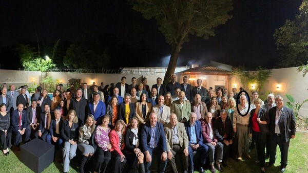 Homenaje de docentes de Derecho UNA a ex ministro de la Corte, Óscar Bajac, desata polémica