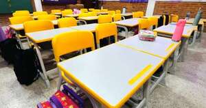 La Nación / Continúa entrega de muebles escolares