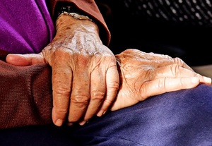 Falta de políticas para los adultos mayores los deja en crisis - Portal Digital Cáritas Universidad Católica
