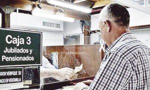 Más de 14.000 jubilados sin completar el censo digital en riesgo de perder su pago desde el lunes - OviedoPress