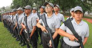 La Nación / Egresaron 135 nuevos agentes penitenciarios en Paraguarí