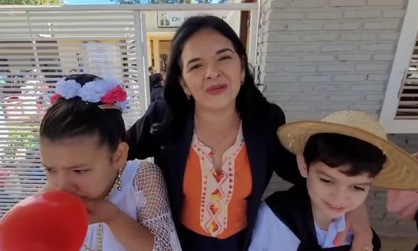 Nancy Mendoza, la maestra de Coronel Oviedo que deja huellas imborrables - OviedoPress