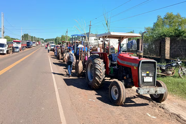 Cañicultores llegan a Asunción y exigen terminación de planta alcoholera de Troche - Noticiero Paraguay