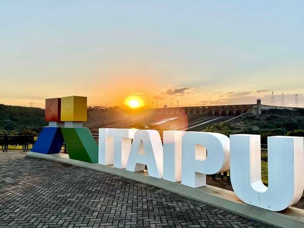 Paredes explota ante cajoneo de proyecto: Itaipú es una “caja chica permanente” - Política - ABC Color