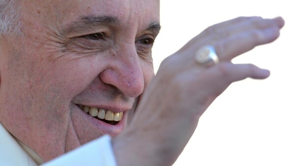 Francisco insta a los jóvenes a creer en el amor "para toda la vida" en un texto inédito