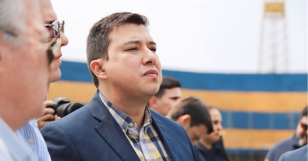 Echeverría reúne el apoyo de las seccionales para candidatar a Candia y complica a Farías