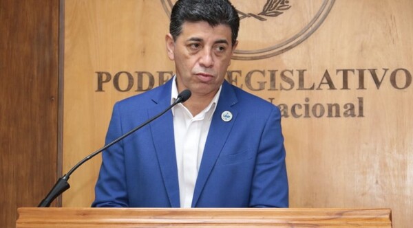 "Destruyen las bases naturales del Paraguay y a cambio, pequeños regalitos a escuelitas" - 1000 Noticias