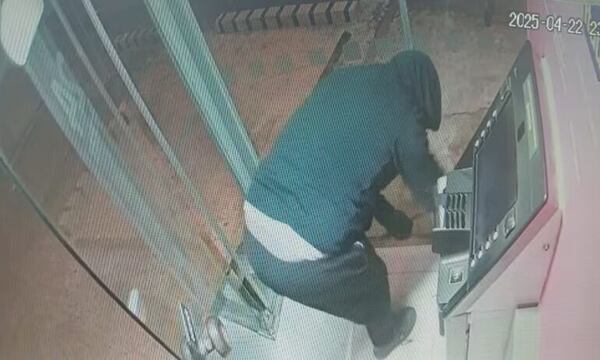 Policía en alerta ante tentativas de robo a cajero y sucursal bancaria - Policiales - ABC Color