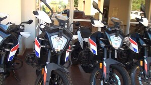 Policía de Itapúa refuerza su patrullaje con 10 nuevas motocicletas