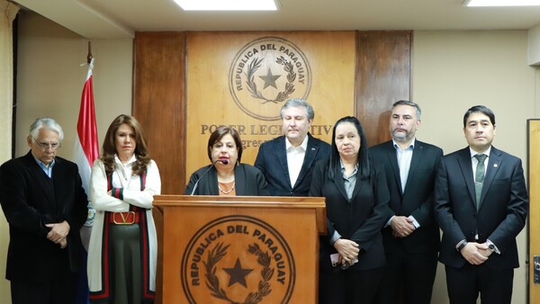 Opositores lamentan que “berrinche” del cartismo impida tratar fondos de Itaipú