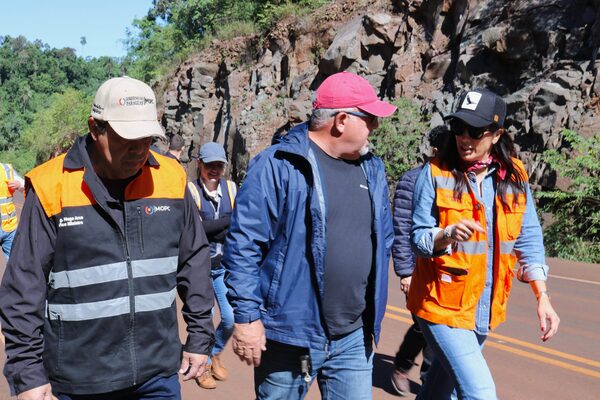 MINISTRA DEL MOPC RECORRIÓ ACCESOS PORTUARIOS EN ITAPÚA
