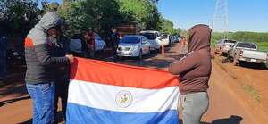 Pobladores se movilizan para exigir acceso desde el nuevo Corredor Metropolitano del Este - ABC en el Este - ABC Color