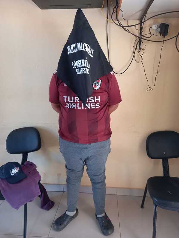 Detienen a un sujeto por supuestamente intentar robar un vehículo