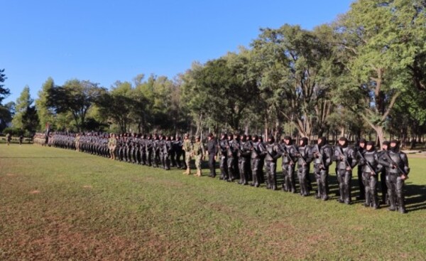 Egresa tercera promoción de 135 agentes penitenciarios