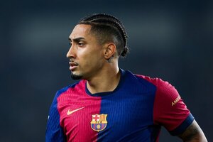 Versus / "Es inaceptable recibir tantos goles en casa", lamenta Raphinha