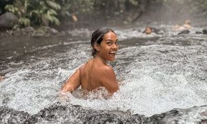 ¡Mañamí cómo pa se tiró esta periodista paraguaya a un río de Costa Rica!