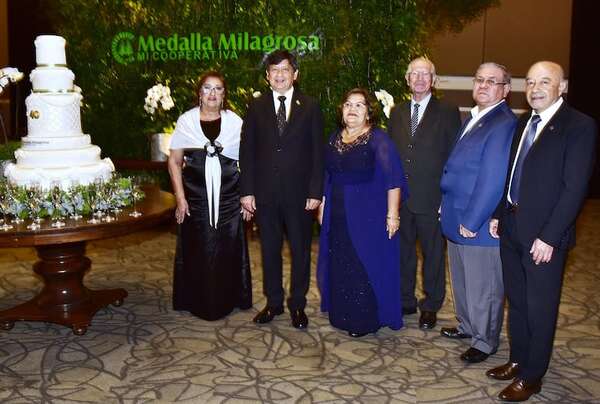 Cooperativa Medalla Milagrosa festejó su 40° aniversario - Sociales - ABC Color