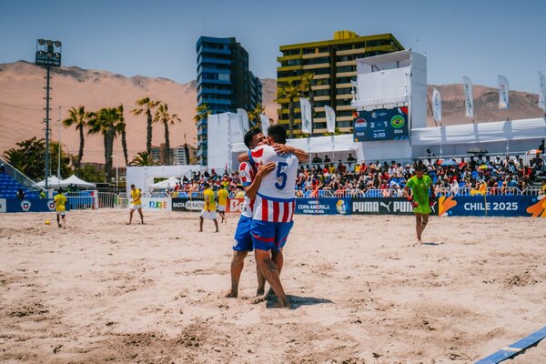 Versus / ¡Los Pynandi hacen su debut en el Mundial de fútbol de playa!