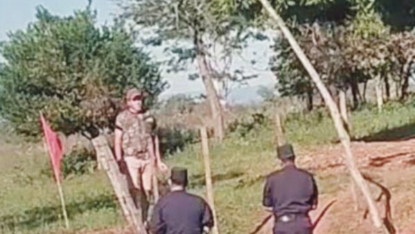 Agricultor incendia moto de su ex y es detenido tras amenazarla con machete
