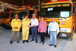 EBY respalda a los Bomberos Voluntarios del Paraguay, filial Encarnación, con un importante apoyo económico