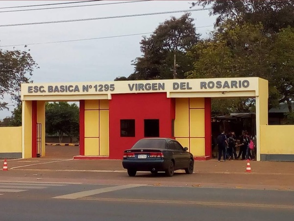 Directora de escuela de Hernandarias no quiere asistir al desfile por miedo a escrache - La Clave
