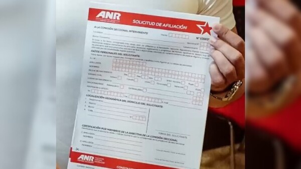 Trozan campaña de afiliación de jóvenes a la ANR: Hasta el Chila les cañeó