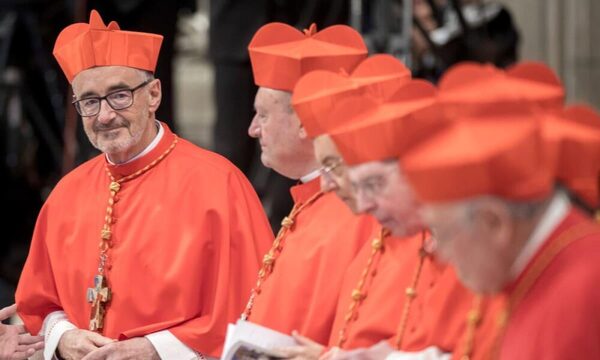 Cardenal paraguayo pide oración a compatriotas para elección de próximo Papa