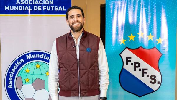 Juan Luis Gamarra asume la presidencia del salonismo paraguayo