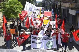 Trabajadores marcharon contra “hoja de ruta” de Peña, que dicen es retroceso de sus derechos laborales - Nacionales - ABC Color