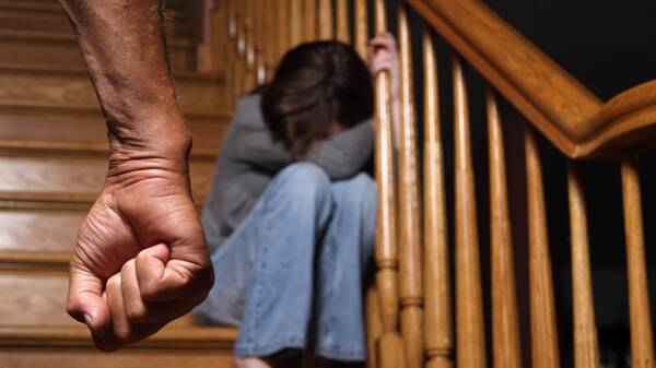 Hombre que mató a su expareja a golpes fue condenado a 22 años de prisión - trece
