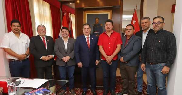 La Nación / ANR: dirigentes de Concepción entregaron más de 1.300 nuevas afiliaciones