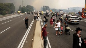 Miles de evacuados por unaola de incendios en Israel