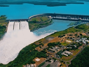 Fondos sociales deben seguir en Itaipú