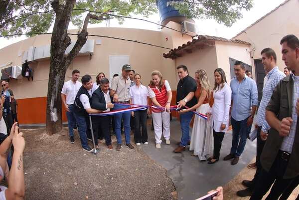 Gremios médicos exigen renuncia de ministra de Salud tras lapidario informe sobre muerte de bebé en Villarrica - Nacionales - ABC Color