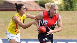 Inglaterra prohíbe la participación de «mujeres trans» en el fútbol femenino