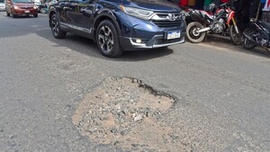 San Lorenzo: Continúa la eterna epidemia de baches en la ciudad