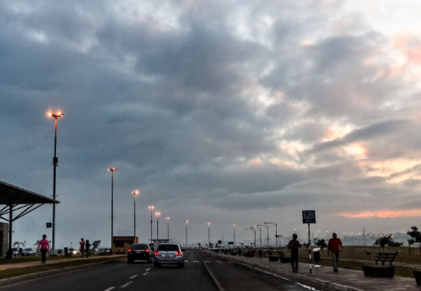 Prevén viernes fresco a cálido y con lluvias en algunas zonas del país