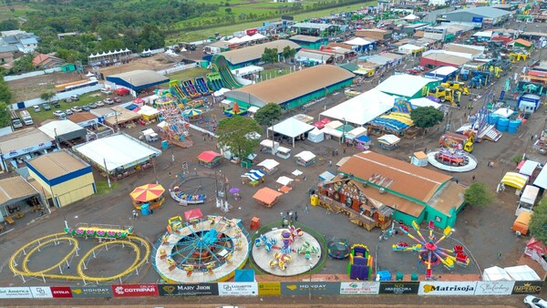 Ambiente festivo y gran convocatoria en la Expo Santa Rita 2025