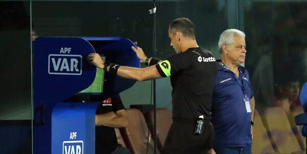 Versus / Así está el historial del superclásico bajo el arbitraje de Juan Gabriel Benítez