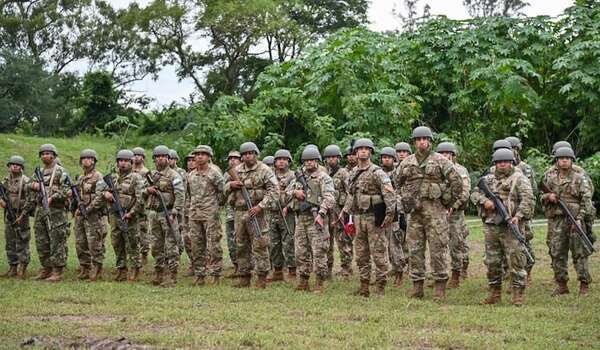 Argentina despliega militares en sus fronteras: Paraguay acompaña operativo - Nacionales - ABC Color