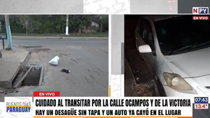 ¡Peligro Vial! Desagüe sin tapa provoca caída de vehículos en Reducto - San Lorenzo